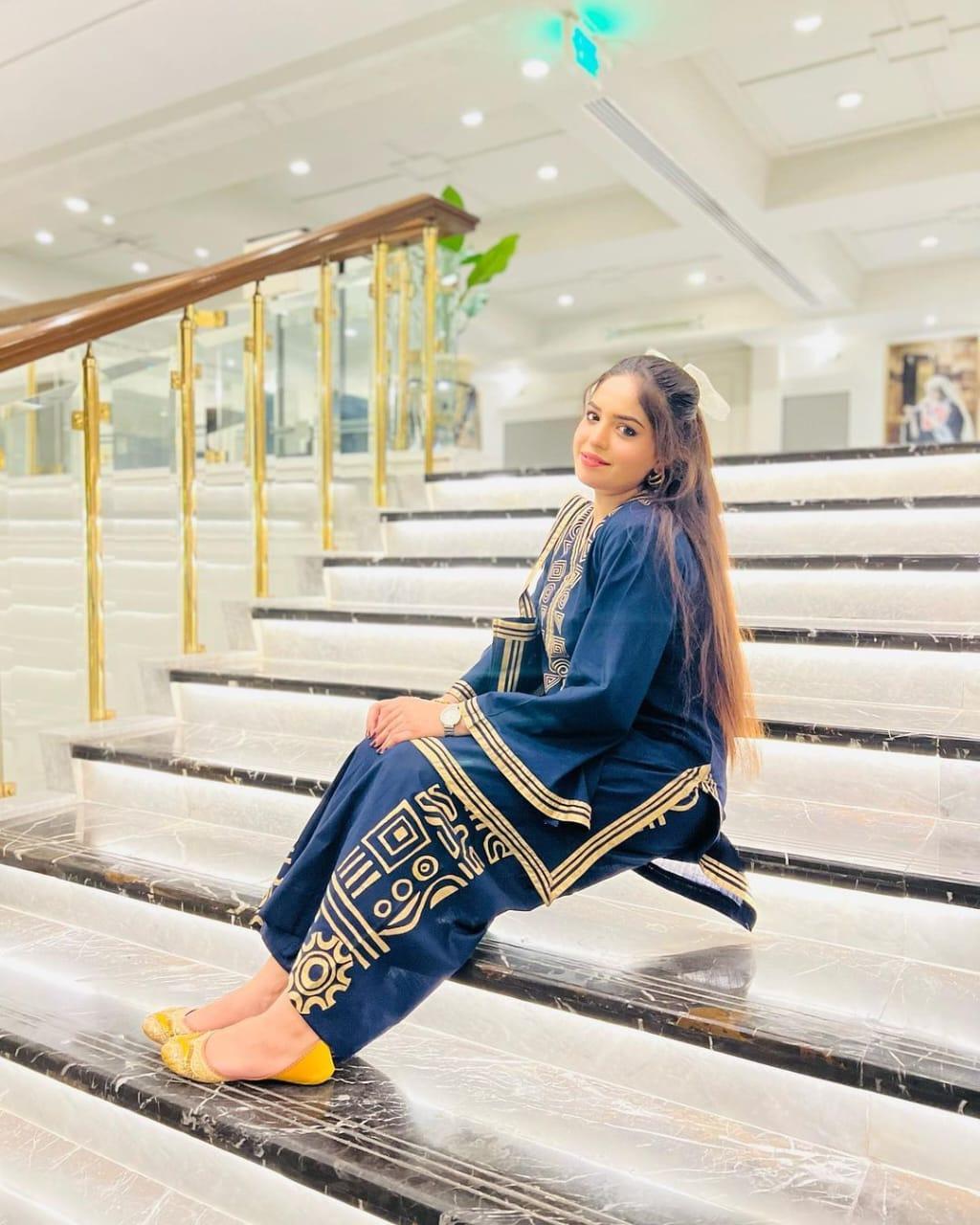 Elegant Embroidered Linen Shirt and Trouser Set for Women with Handbag